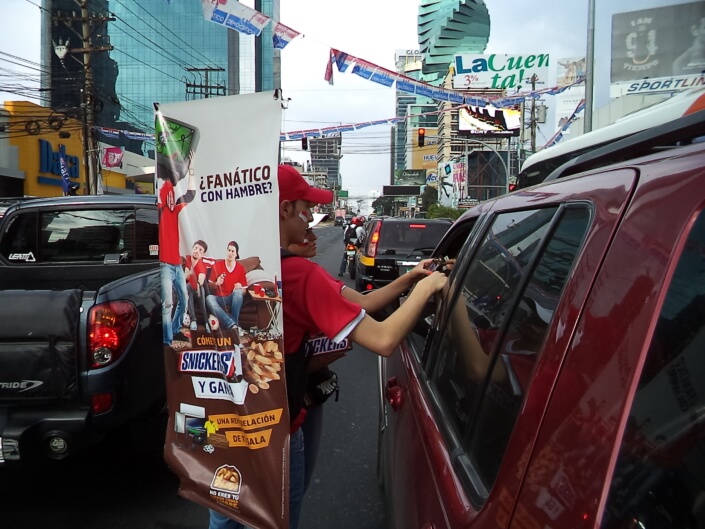BTL Snickers Panama Activaciones y mercadeo