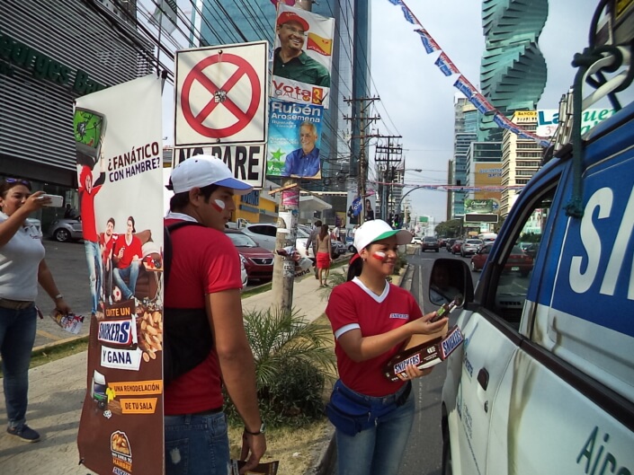 BTL Snickers Panama Activaciones y mercadeo
